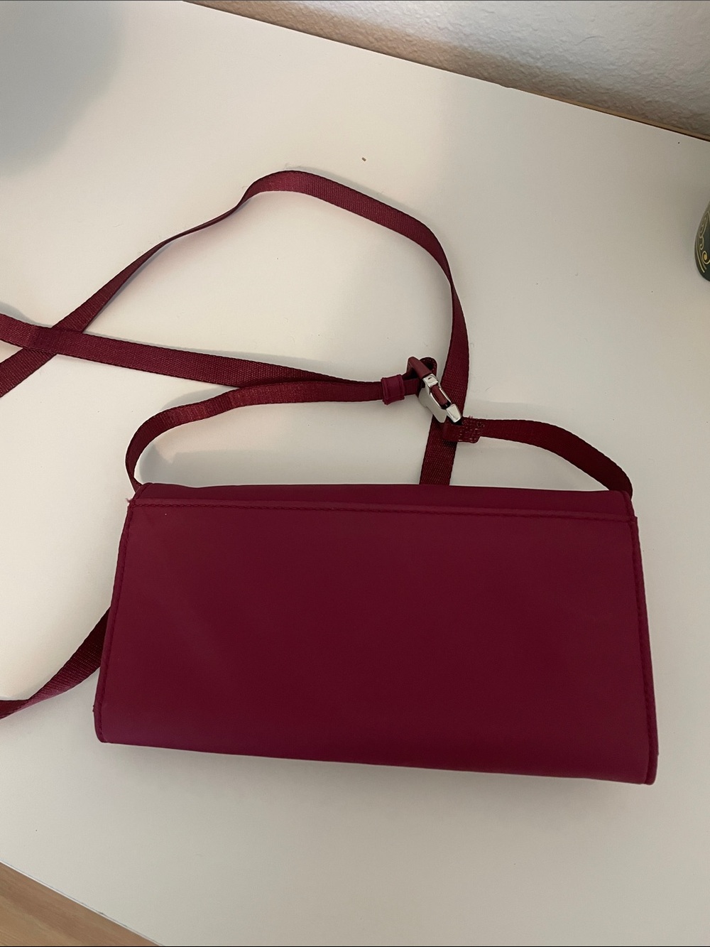 lululemon athletica Maroon Crossbody Wallet - Picture 2 of 3